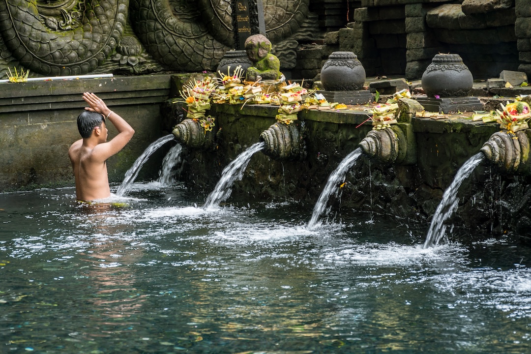 Melukat Purification Ceremony: Solo Traveler's Guide